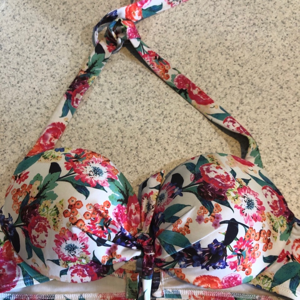 Push- up bikini top
